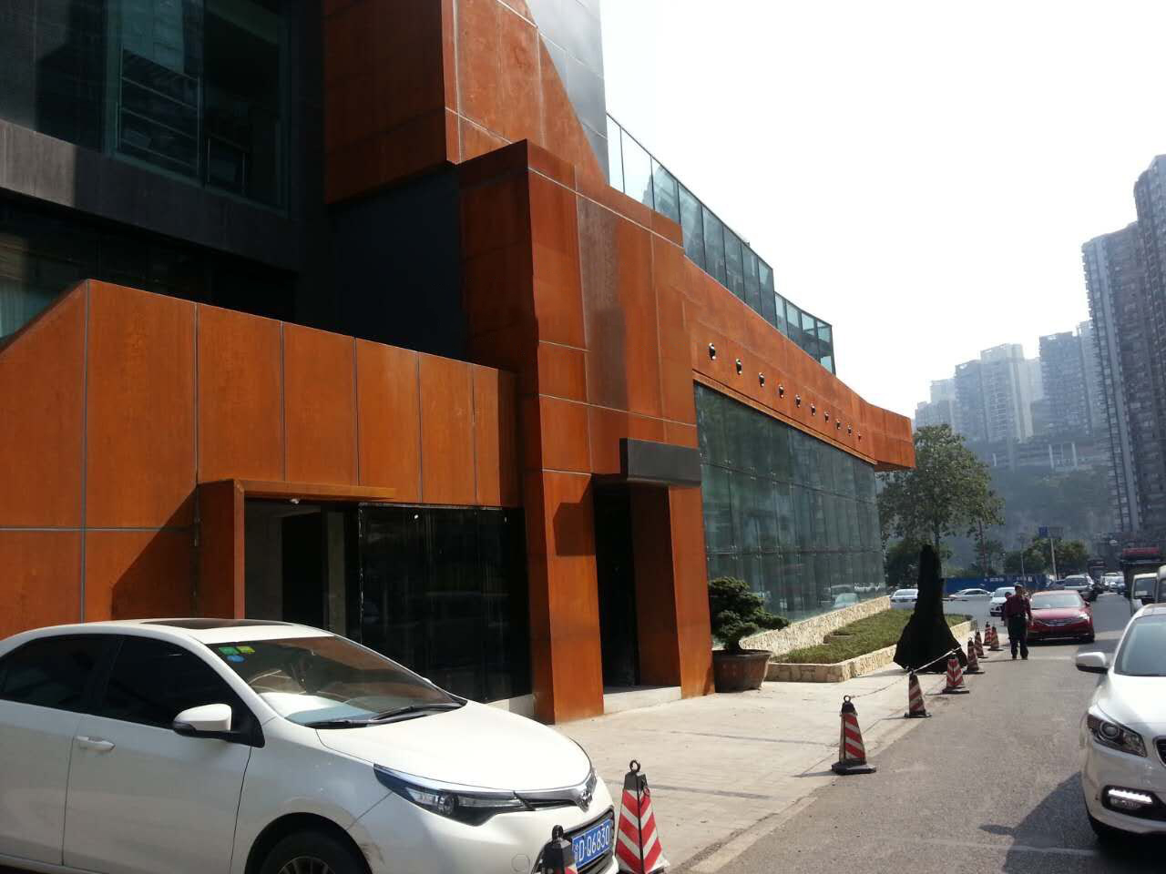 新政镇锈钢板幕墙